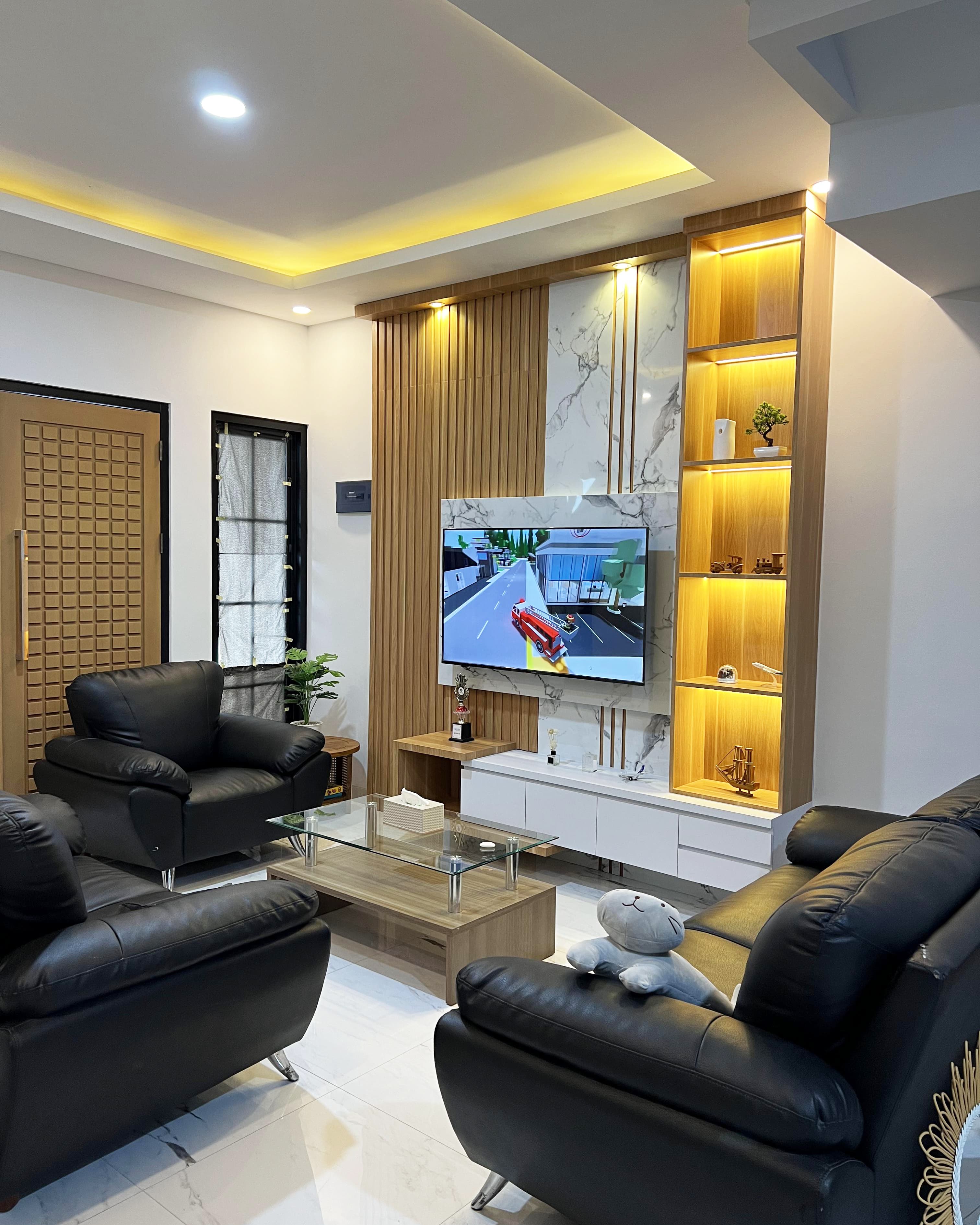 Detail sudut pertukangan kustom built-in cabinet